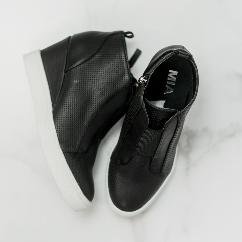 MIA Christie wedge sneaker